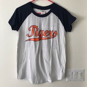 VS Pink Detroit Tigers Stripe Shirt S, Pre-owned